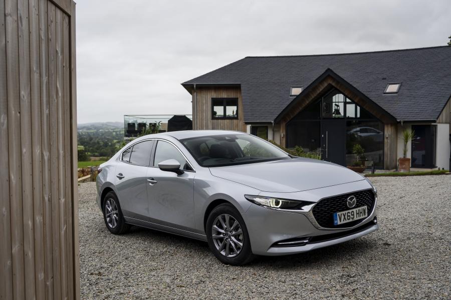  Mazda3 Skyactiv-X Sport Sedan (BP) 2019 года  (UK) (фото 22 из 42)